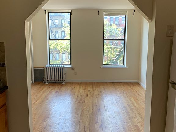 2nd image of 162 Allen St APT 12