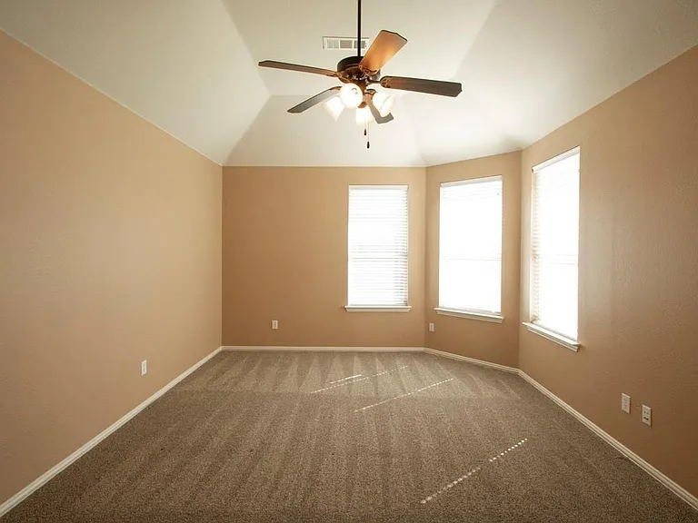 417 Hackberry Dr — Photo 21