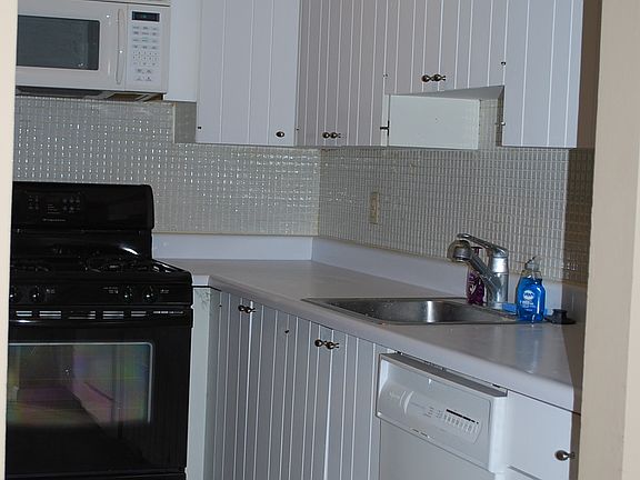 4th image of 167 Cumberland Park Ct APT F