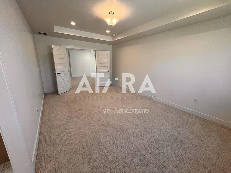 909 Sagehill Dr — Photo 33