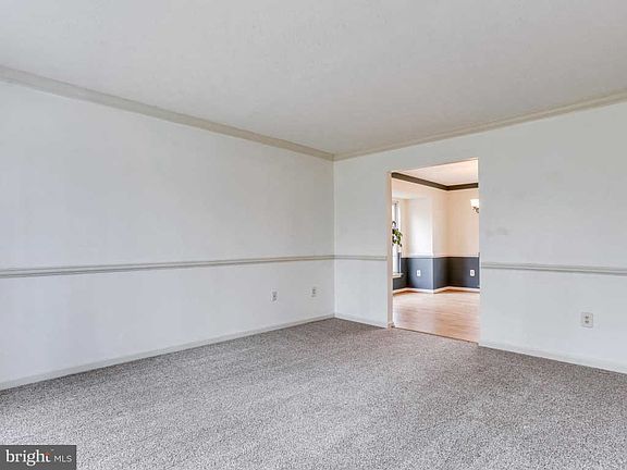 3rd image of 27 Harwill Dr