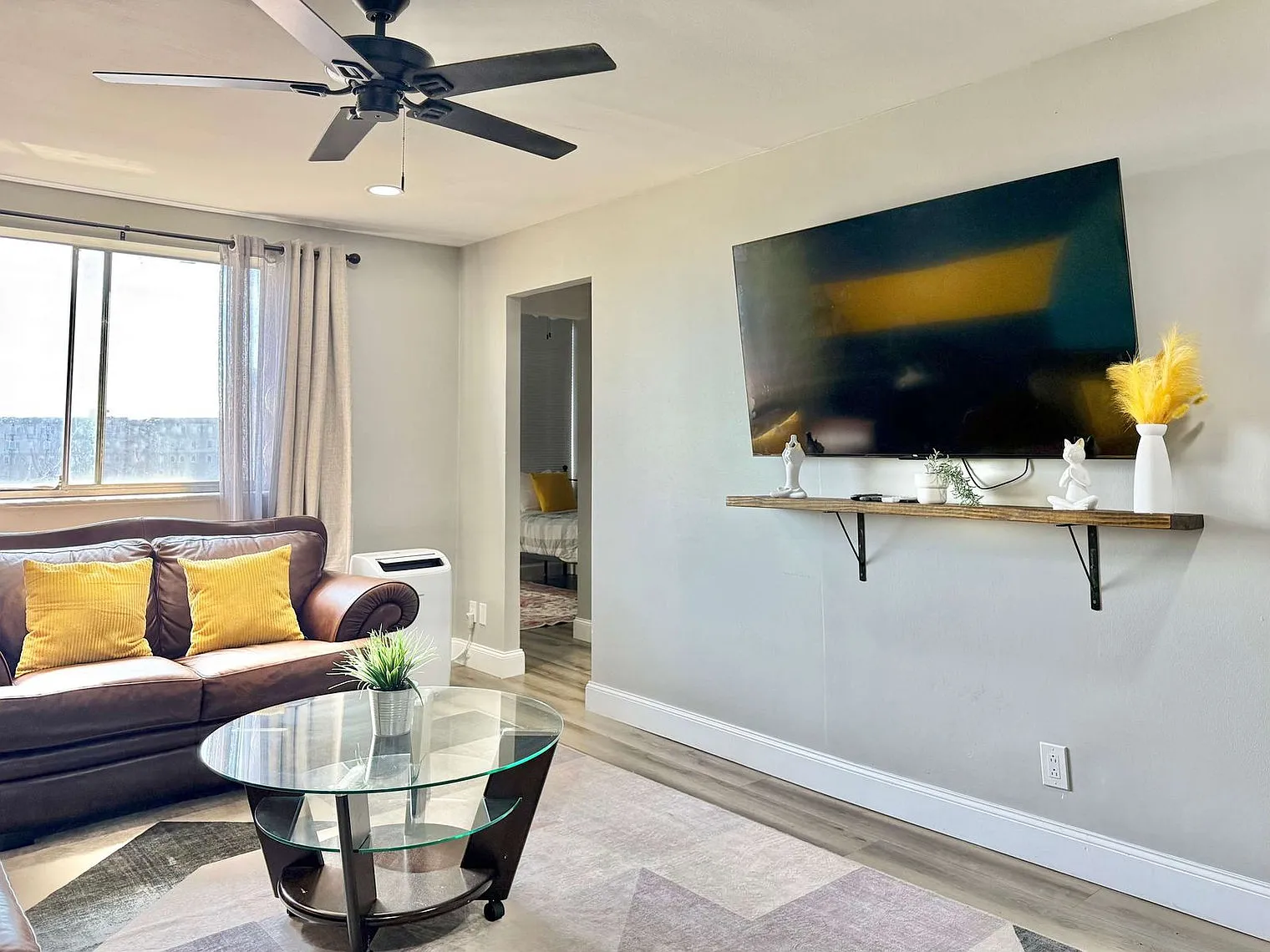 3 bed, 2.0 bath, 1248 sqft, $3,341 — Photo 4