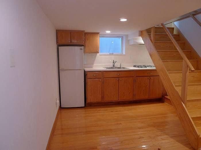 KITCHEN DINING AREA