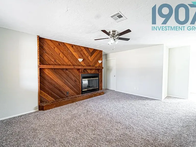 1020 NW 1st St — Photo 5