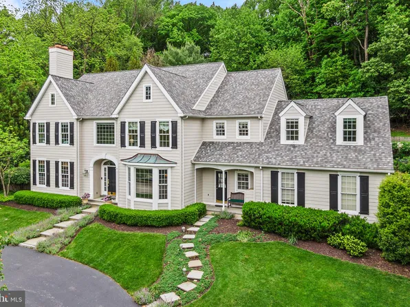 600 Narcisi Ln, Wayne, PA 19087