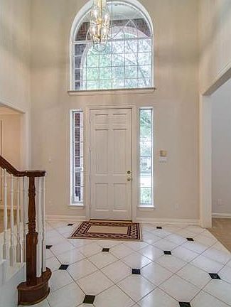 3rd image of 4428 Elmhurst Dr