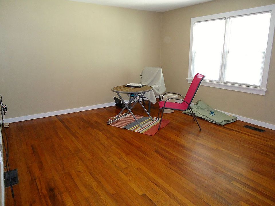 1st image of 808 N Almond St