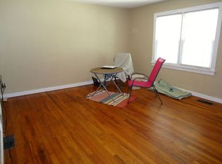 808 N Almond St, Carbondale, IL 62901