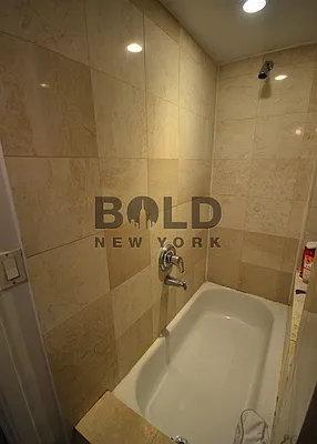 Rented by Bold New York | media 24