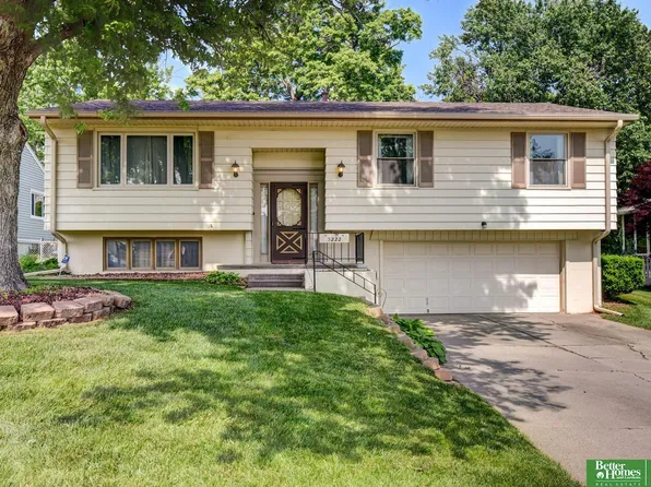 3222 S 128th Cir, Omaha, NE 68144