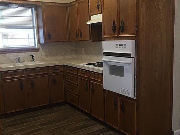 4th image of 3024 Heritage Cir