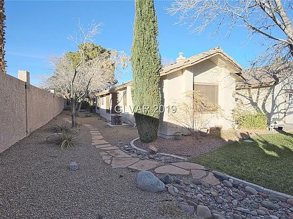 2nd image of 5740 Colwood Ln