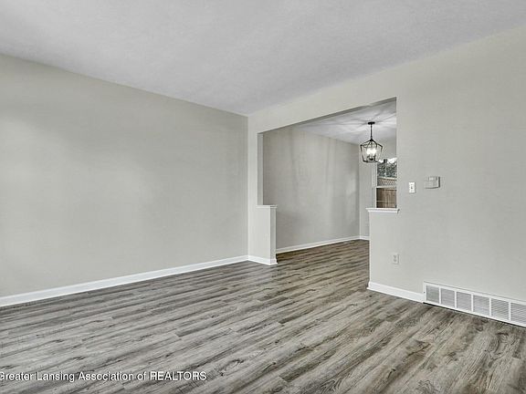 4th image of 6229 Beechfield Dr