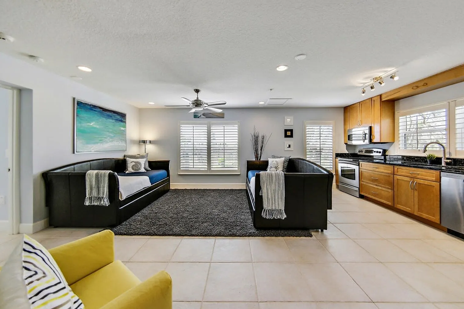 3 bed, 3.0 bath, 2992 sqft, $11,892 — Photo 1