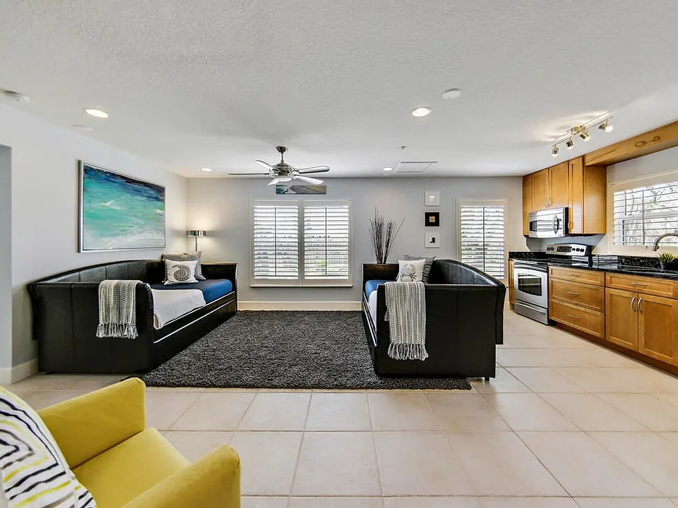 24 Central Ave #ID1261610P