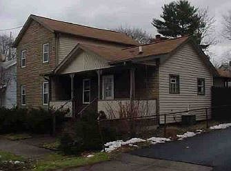 1st image of 215 Beaver Ave