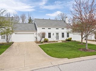 10222 Brighton Cir, Twinsburg, OH 44087