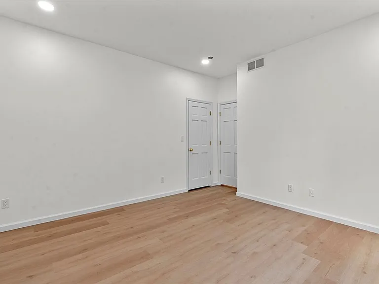 114 Heatherstone Dr #1 — Photo 25