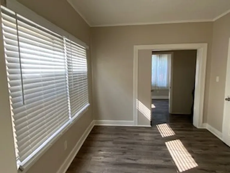 832 W Florence Ave #2A — Photo 2
