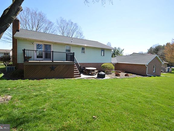 3rd image of 556 Schoolway Dr