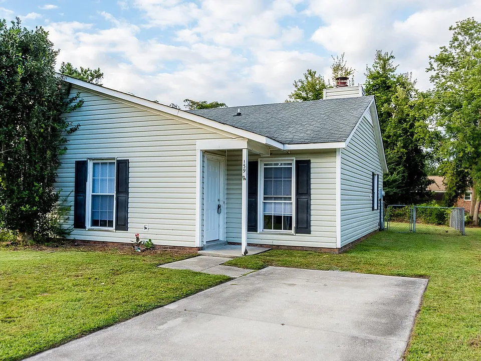 139 Village Cir