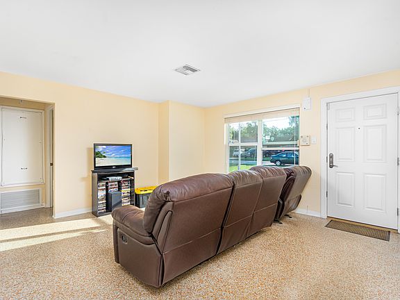 3rd image of 314 Forest Hills Blvd
