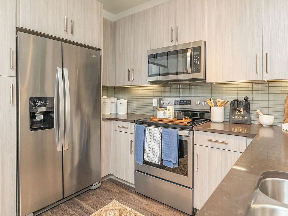 1st image of 1009 14th St #207