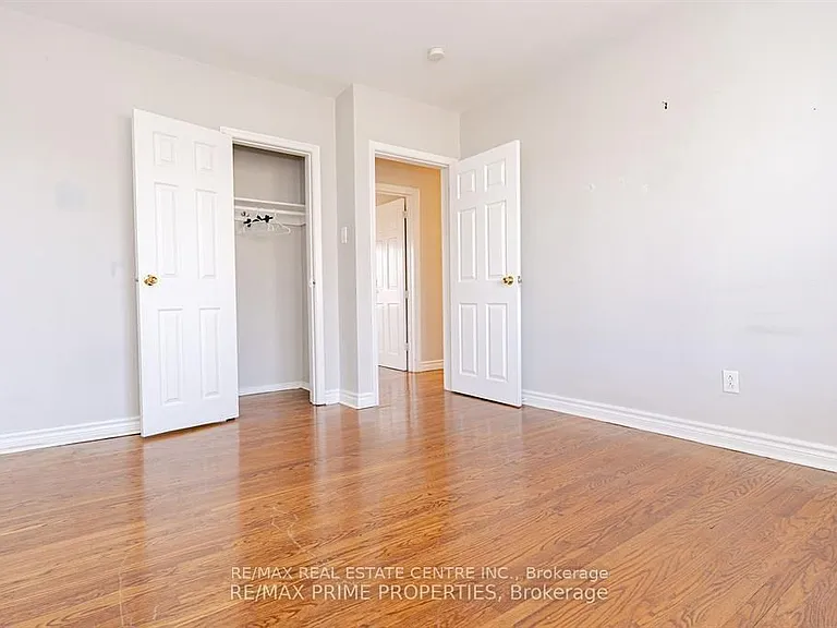 492 Pinegrove Rd — Photo 12