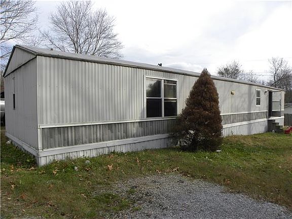 2nd image of 214 Redwood Cir