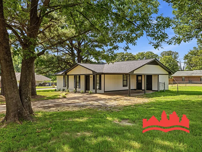 10372 Lafayette Dr — Photo 2