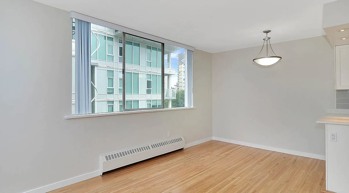 English Bay Tower — Photo 3