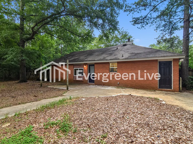 525 Saddlewood Dr — Photo 14