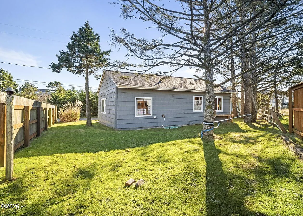 34670 Ray Ave photo 1