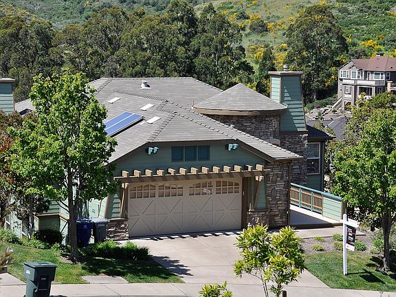 3rd image of Lupine Valley Ct