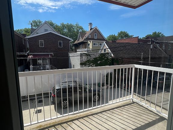 3rd image of 215 Bay 7 St #2
