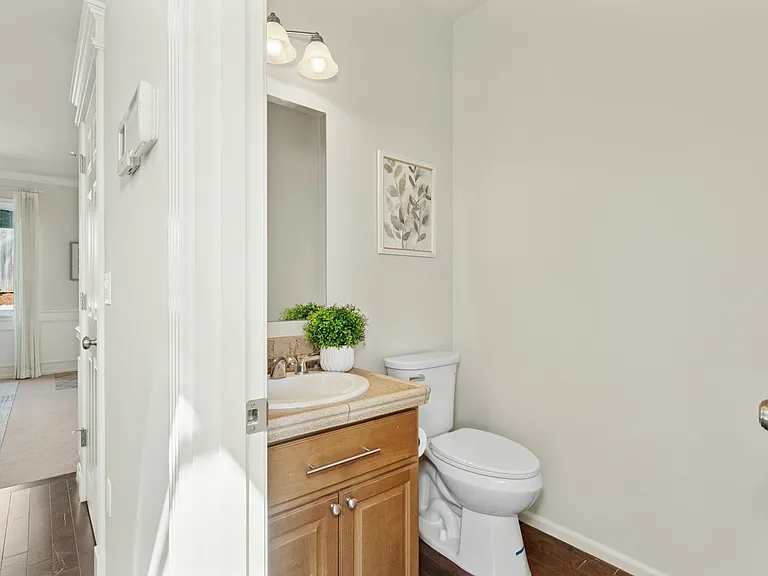22704 SE 51st St — Photo 20