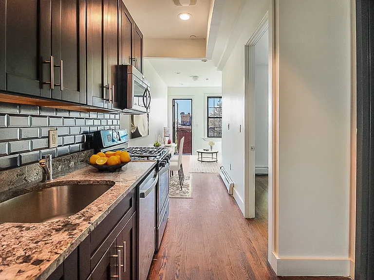 820 Knickerbocker Ave #3R — Photo 3
