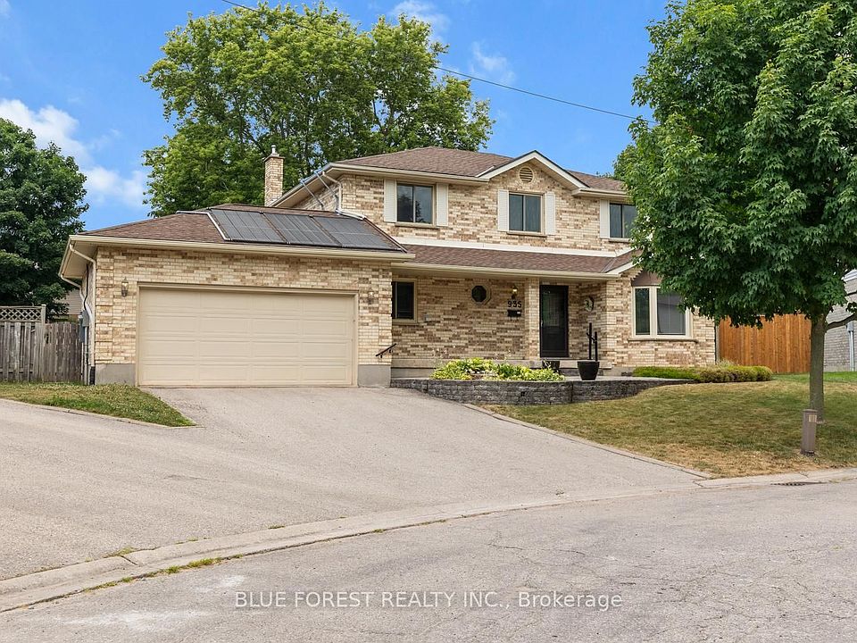 1st image of 935 Country Club Pl