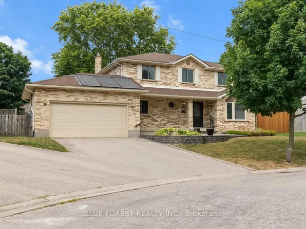935 Country Club Pl, London, ON N6C 5R5