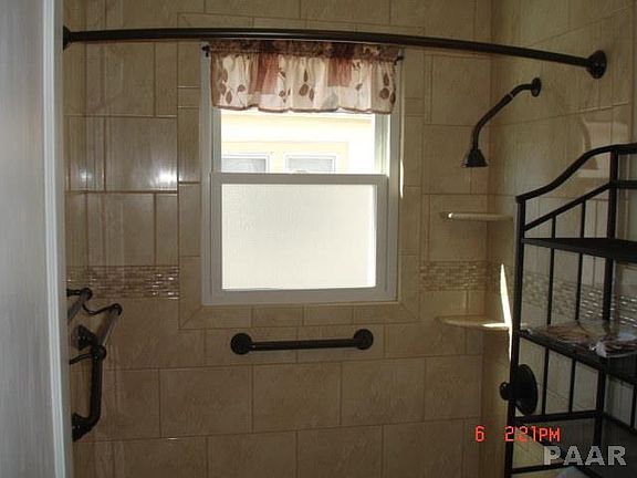 5th image of 2622 W Ardmore Pl
