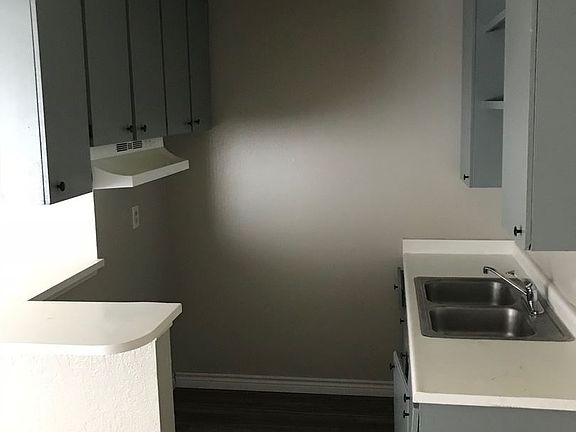 3rd image of 1483 E Lynwood Dr APT 17