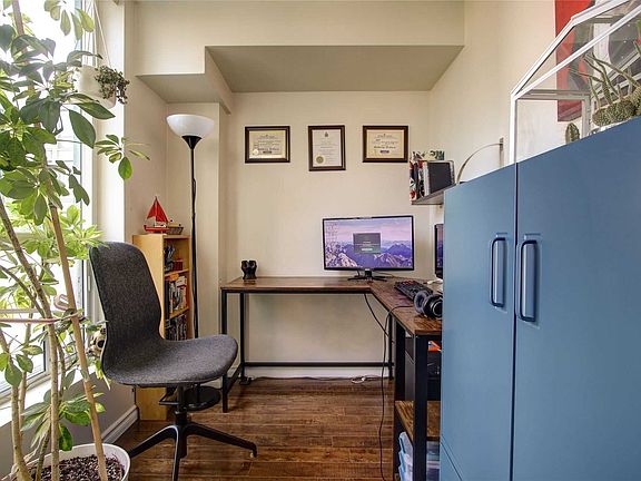 5th image of 92 King St E #606