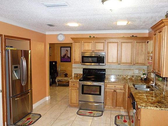 4th image of 6014 Mornay Dr