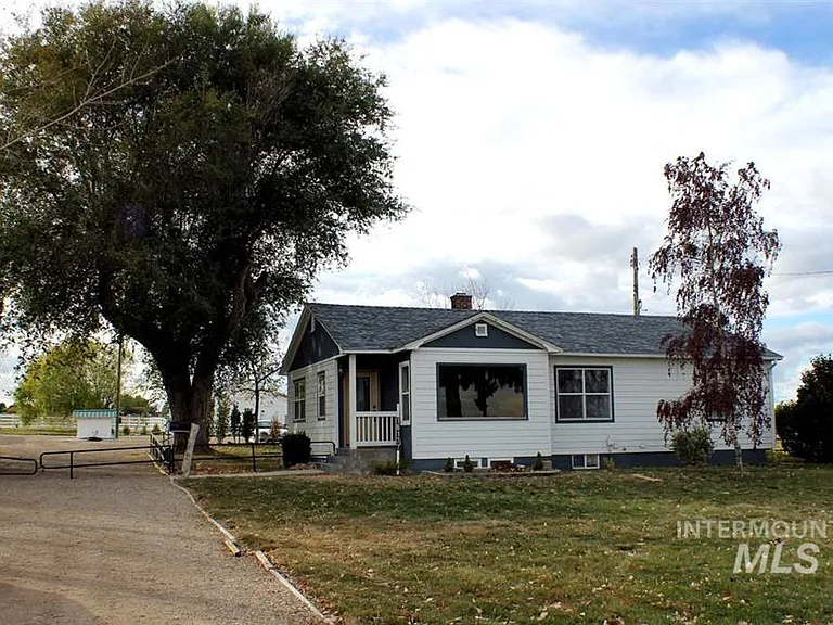 16177 S Indiana Ave — Photo 1