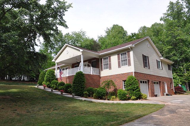 1st image of 194 Pine Brook Pl