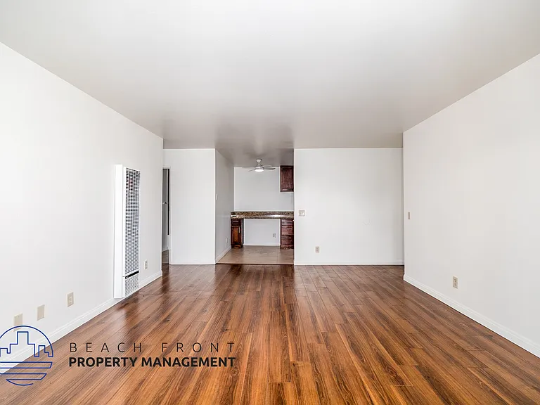 2422 E. 11th St. — Photo 27