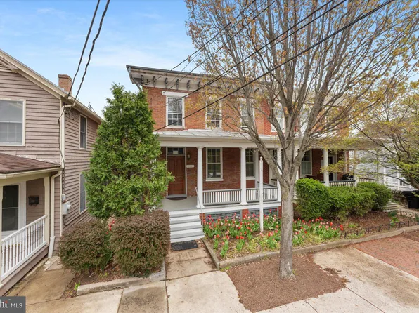 214 S Braddock St, Winchester, VA 22601