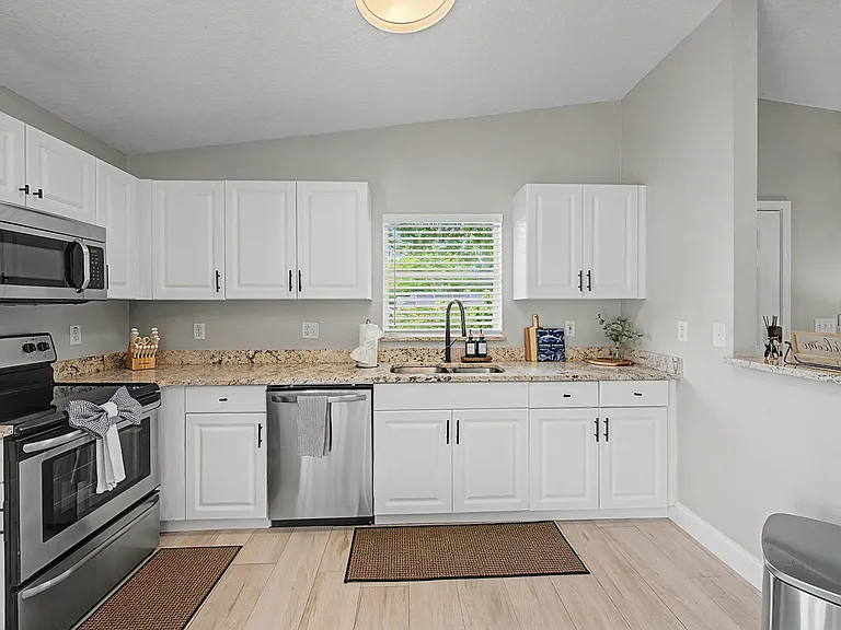 6052 114th Ave — Photo 11