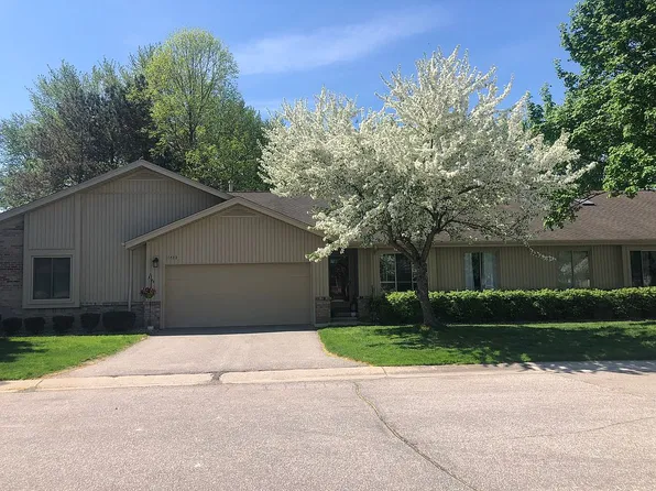 1888 Hunters Ln #1, Lake Orion, MI 48360