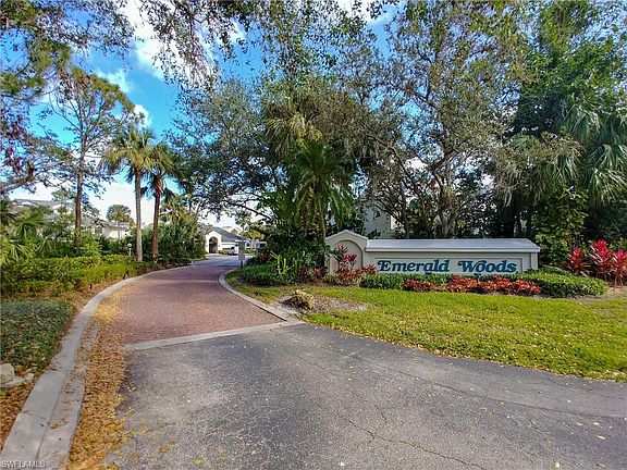 3rd image of 81 Emerald Woods Dr APT M5
